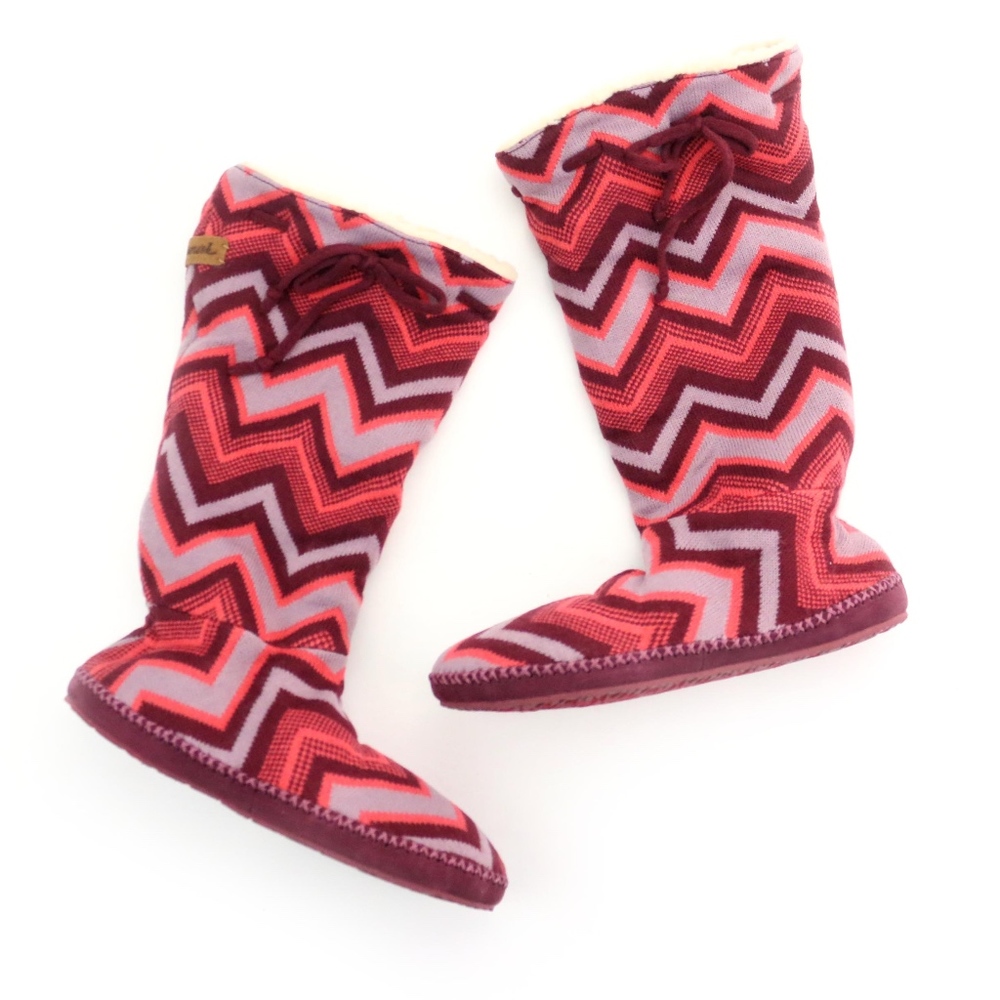 Sanuk Snuggle Up Burgundy Chevron Slouch Boots NEW